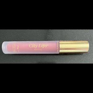 City Lips plumping lip gloss … never opened